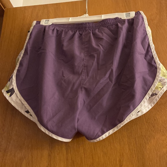 Nike running shorts - Picture 2 of 4